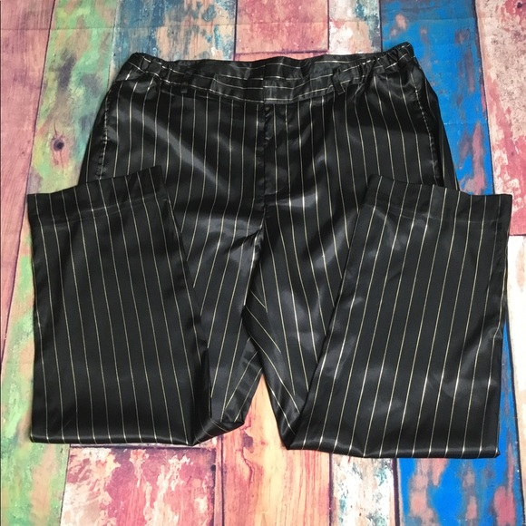 Pants - Women’s 🌸SOLD🌸 Pinstriped Pant